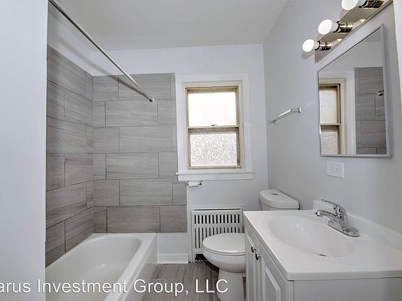 3rd image of 4212 S Michigan Ave #2