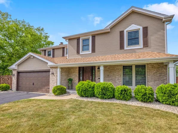 1640 Hartley Dr, Algonquin, IL 60102