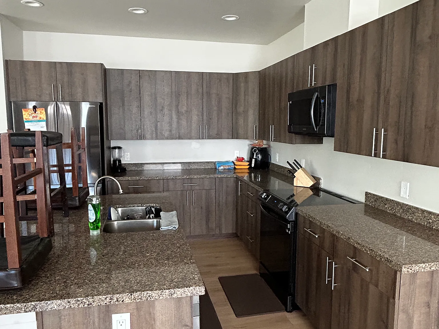 3 bed, 2.5 bath, 1672 sqft, $2,375 — Photo 4