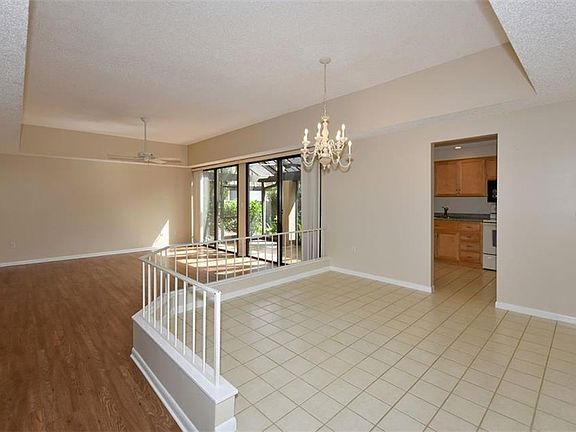 4th image of 5217 Myrtle Wood