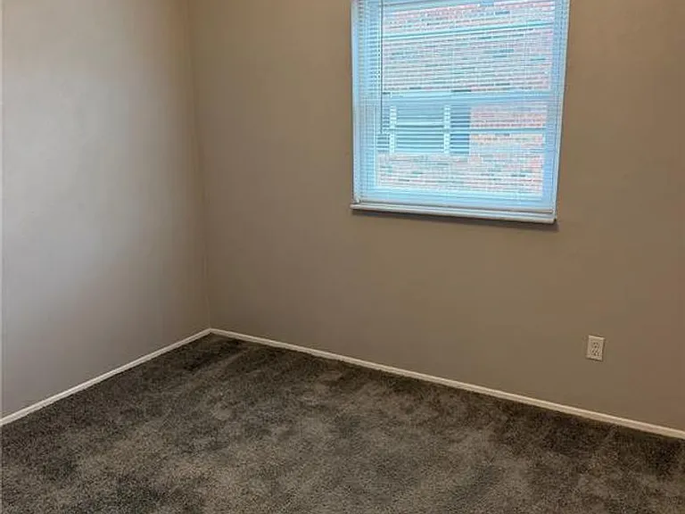 6727 Colony Acres Dr — Photo 7