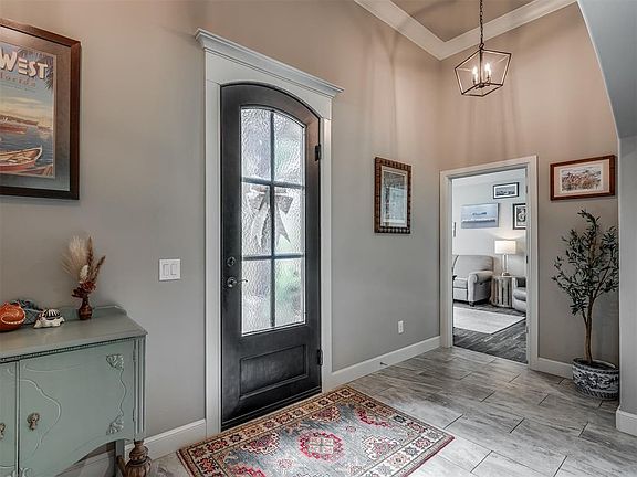 5th image of 909 Reedser Way