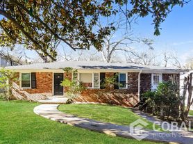 1992 Woodland Hills Ave NW