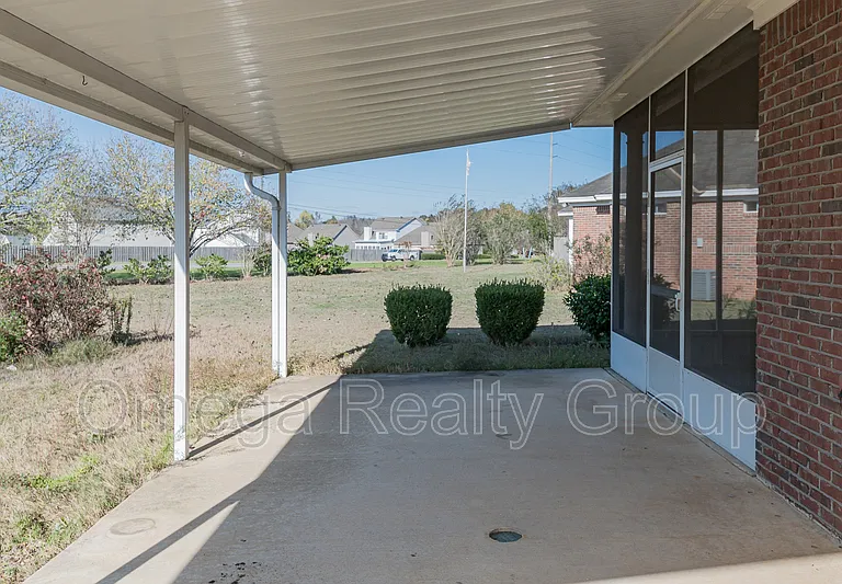 521 McGregor Ct — Photo 36