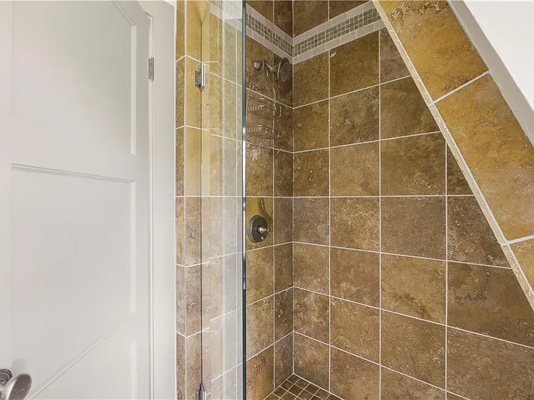 364 Bellevue Ave — Photo 22