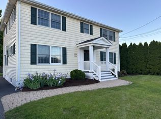 236 Mapleton St FLOOR 1, Cranston, RI 02910