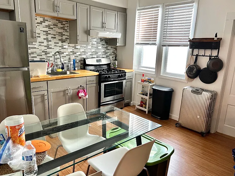 59 Pitman St #1 — Photo 4