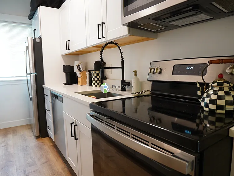 230 Walnut St #24 — Photo 26