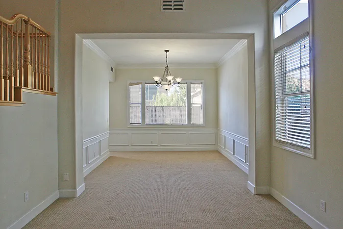 5 bed, 4.0 bath, 3353 sqft, $6,650 — Photo 4