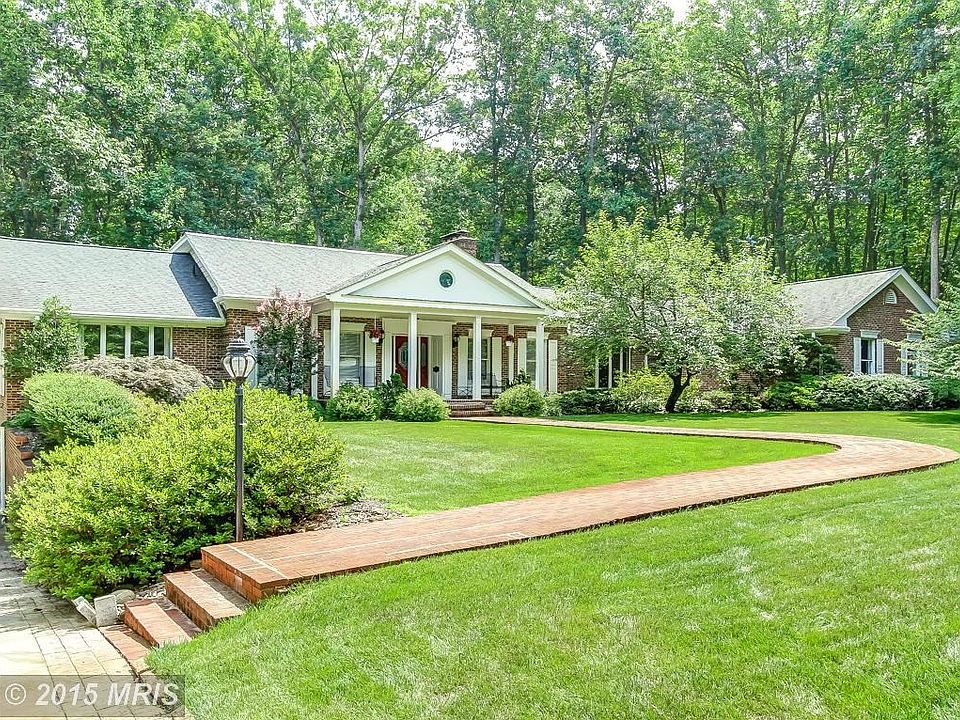 Expansive Custom Built Home with Traditional Charm