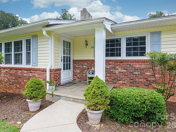 3rd image of 352 Cedar Ln