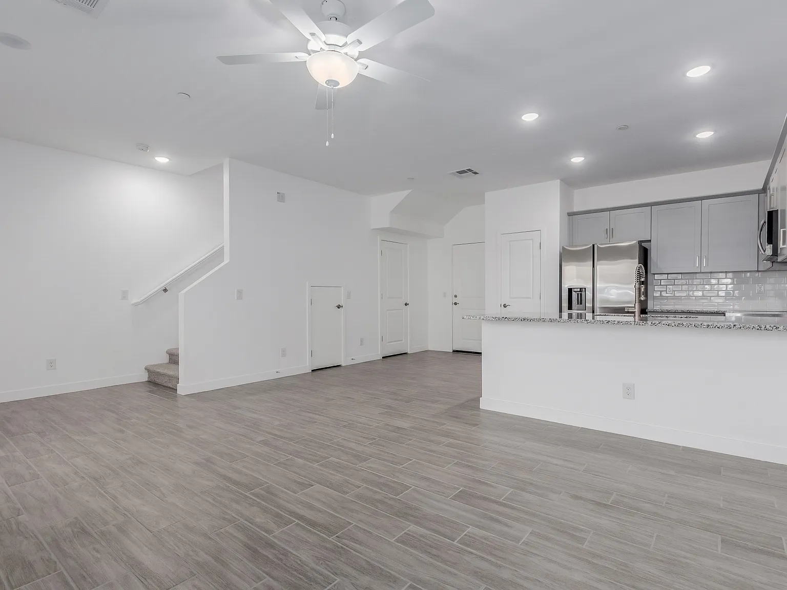 3 bed, 2.5 bath, 1604 sqft, $2,100 — Photo 4