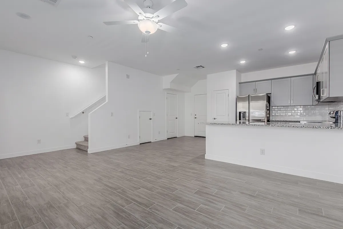 Building Photo - 1318 S 105th Pl #129
