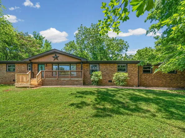 509 Rosewood Dr, Clarksville, TN 37043