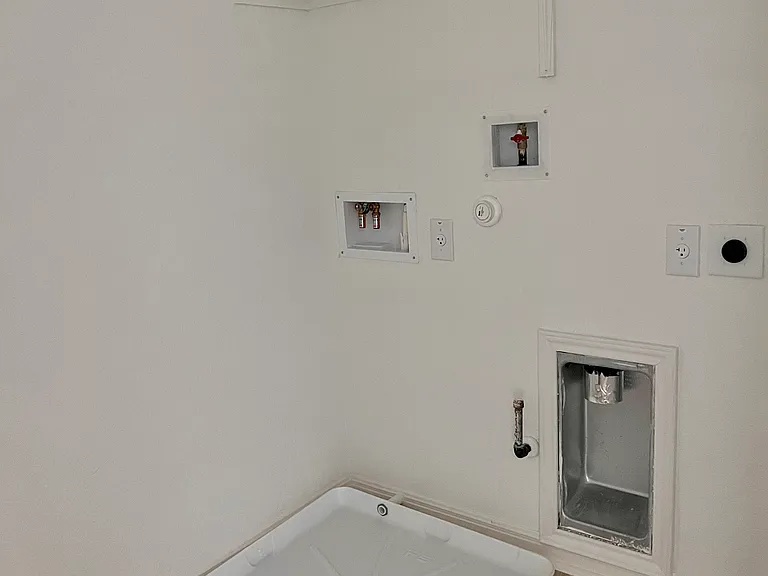 220 Saide St — Photo 21