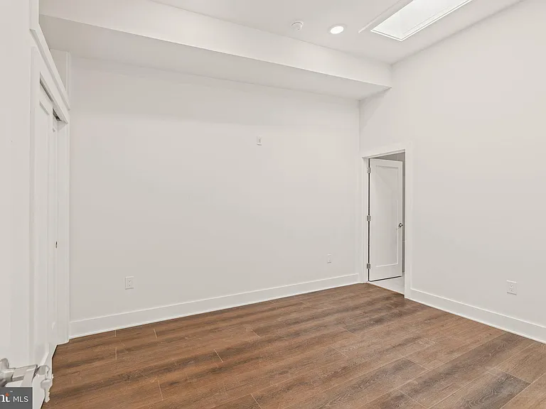 253 N 3rd St #4 — Photo 9