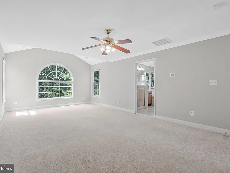 5834 Seven Pines Ct — Photo 24