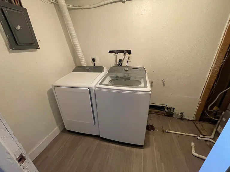 4600 Ludlow St — Photo 13