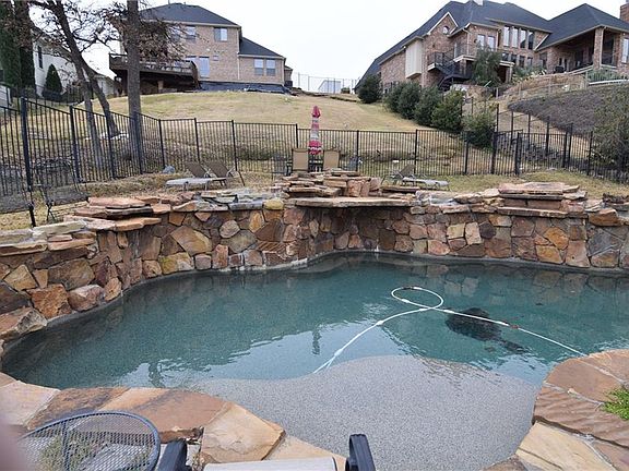 3rd image of 3107 Misty Oak Dr