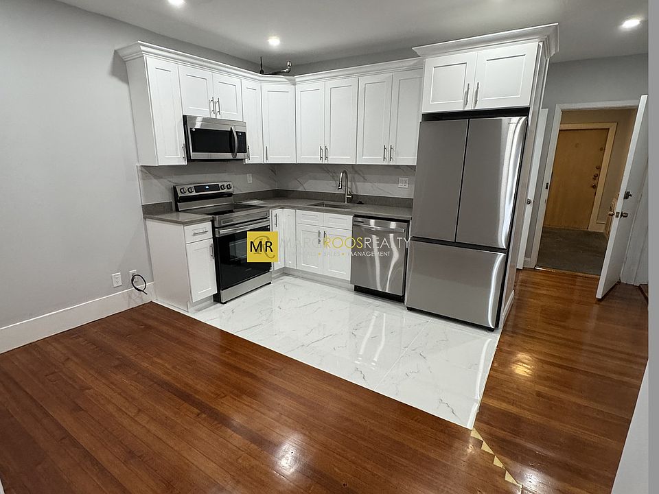 1st image of 476 Commonwealth Ave APT 4
