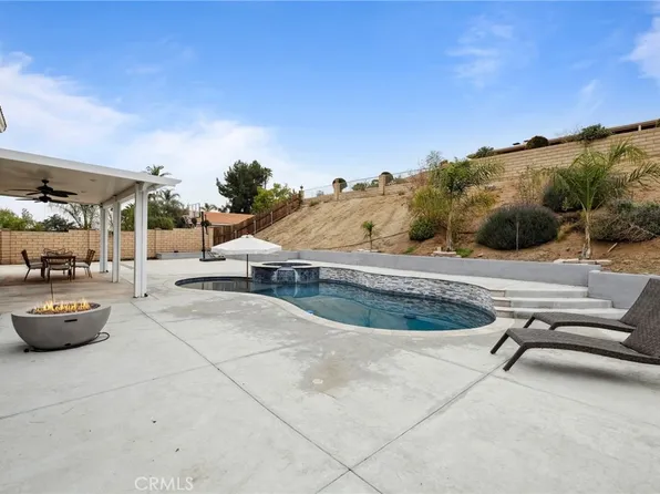 6800 Rycroft Dr, Riverside, CA 92506