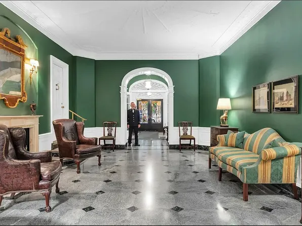 14 Sutton Place South image 7 of 12