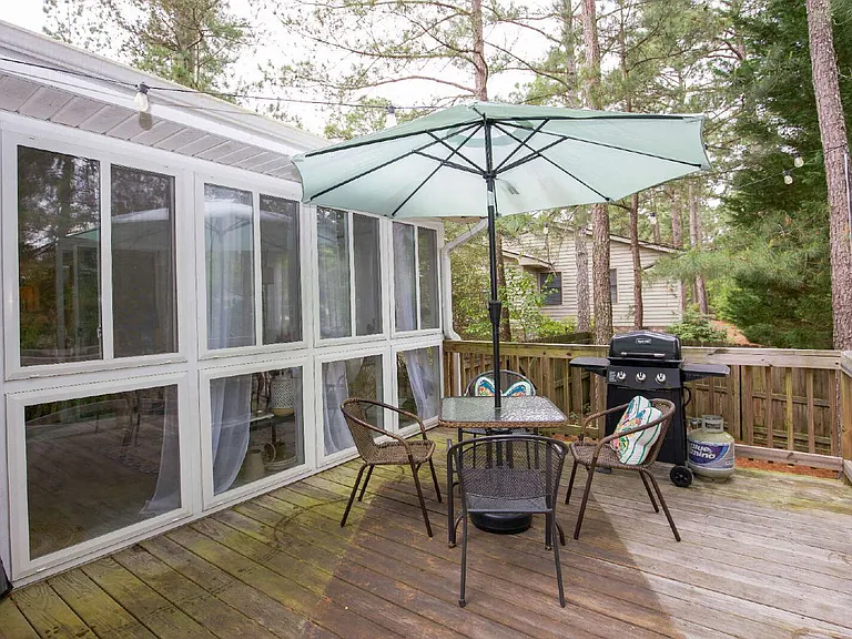 225 Adams Cir — Photo 33