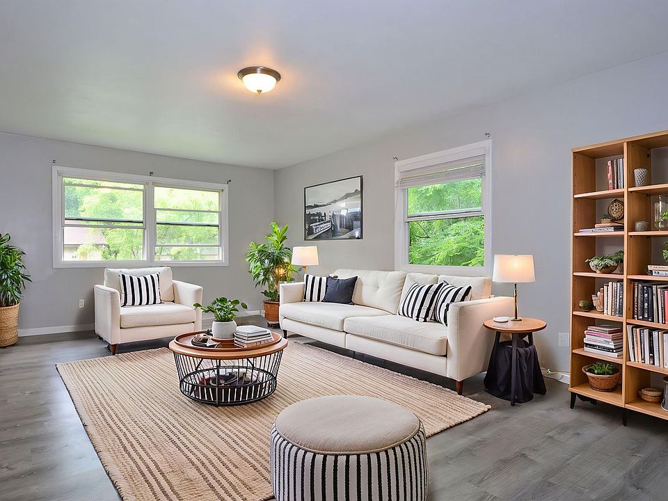 1st image of 1207 Circle Terrace Blvd NE #1209