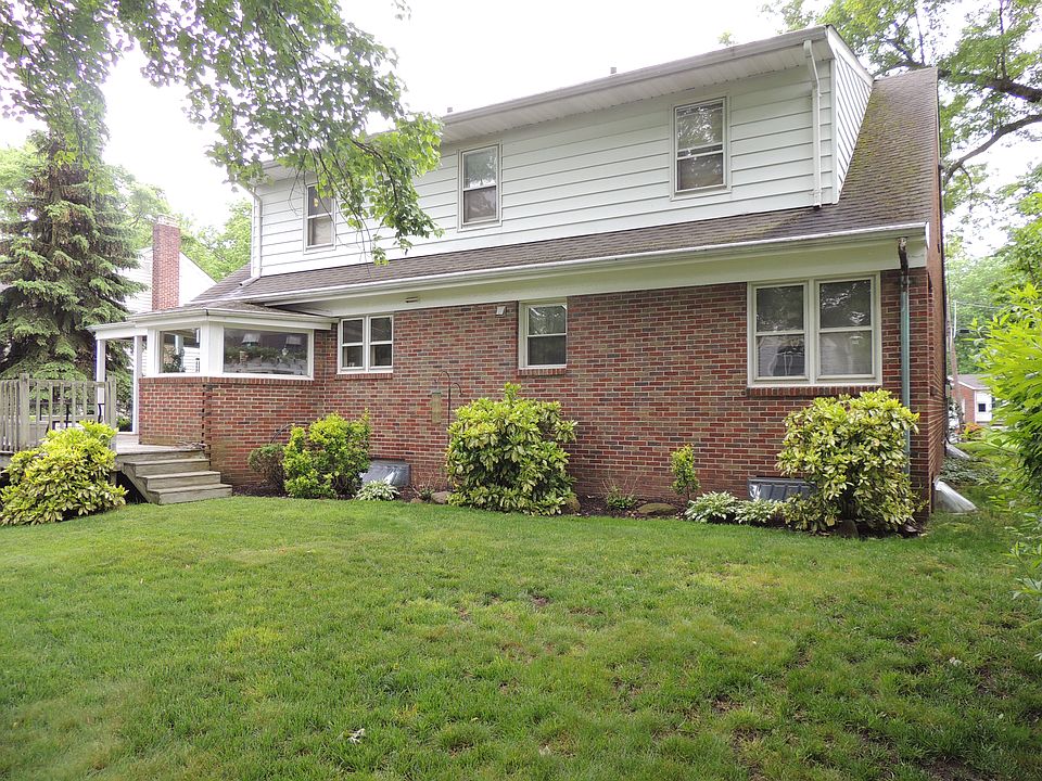 2nd image of 310 Garrett Rd
