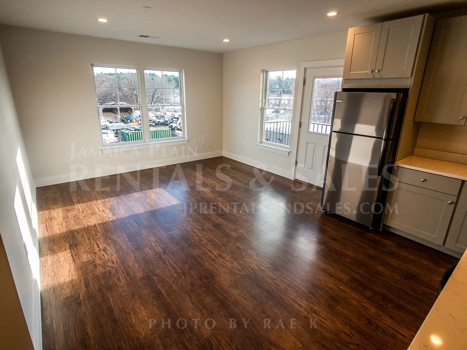 2 bed, 2.0 bath, 965 sqft, $3,095 — Photo 2