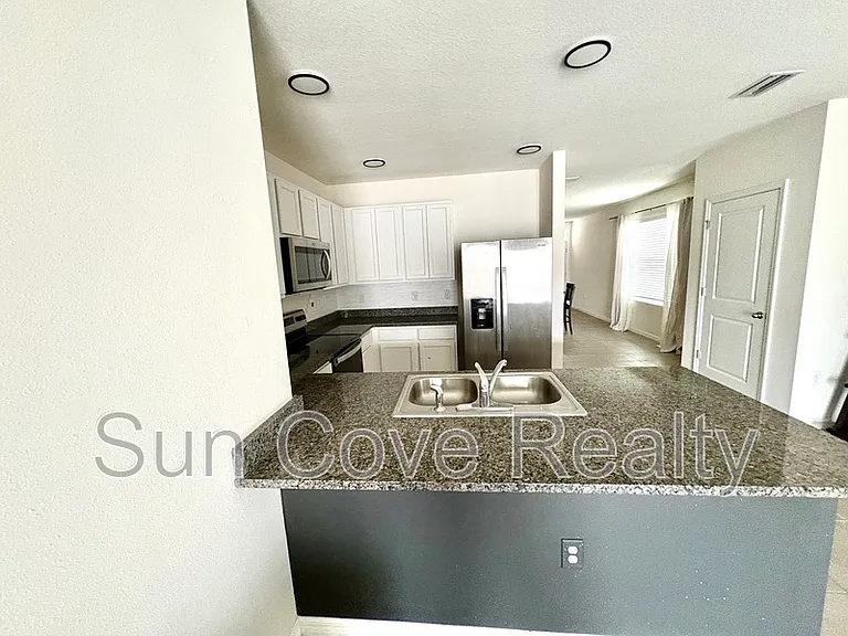3180 Suncoast Plains Dr — Photo 5