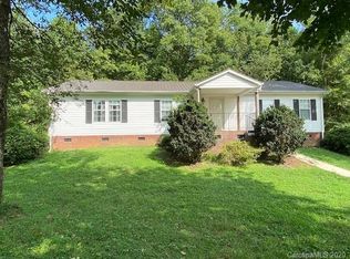 3925 Berry Creek Cir, Granite Falls, NC 28630