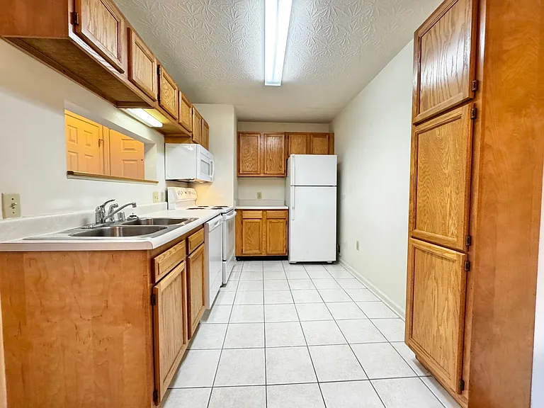 Forest Creek Apartments — Photo 39