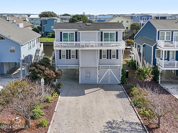 2nd image of 415 Sailfish Street