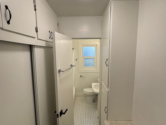 5th image of 5412 Carlton Way #8