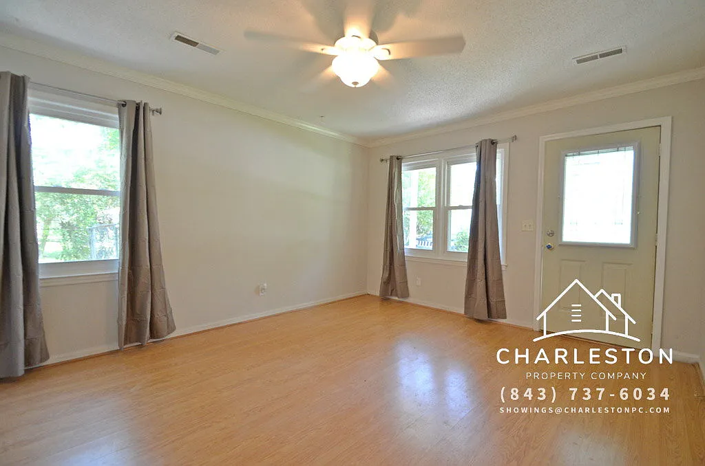 3 bed, 1.0 bath, 929 sqft, $1,850 — Photo 4