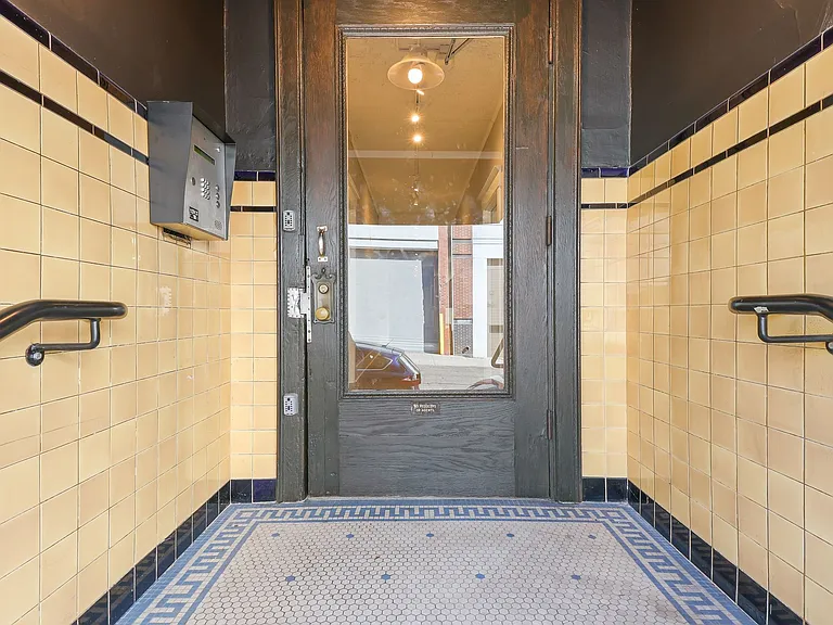 Teasdale Apartments — Photo 14