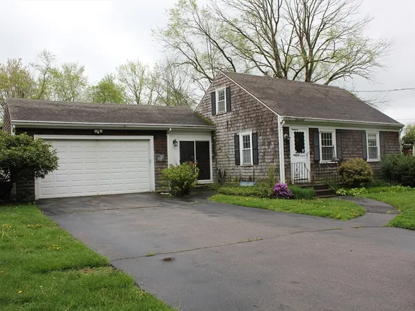 110 High St, Plainville, MA 02762