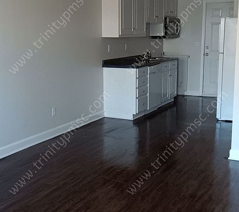 4th image of 1000 Wildwood Ln