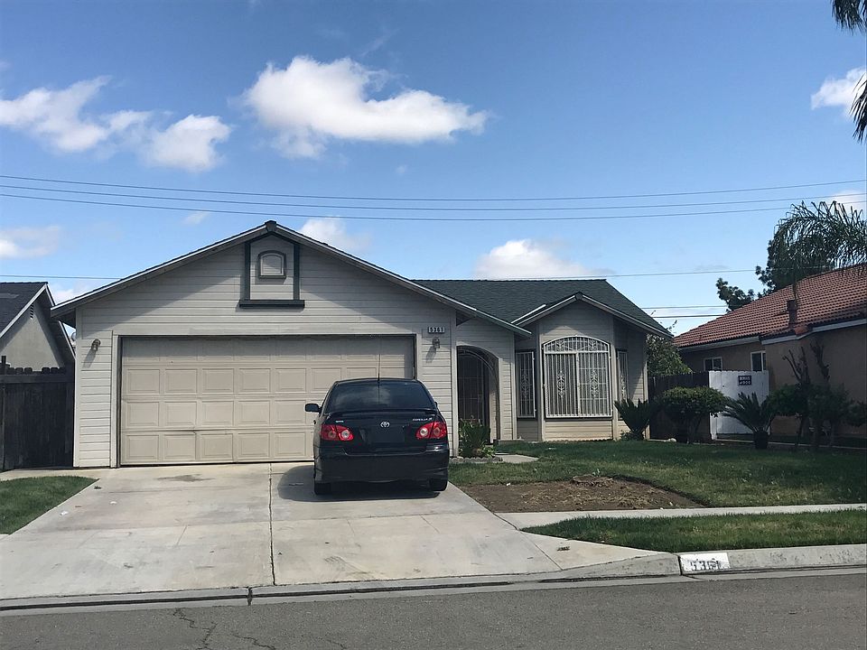 1st image of 5361 E Lamona Ave