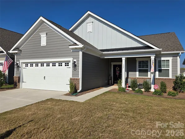 324 Sunharvest Ln, Indian Trail, NC 28079