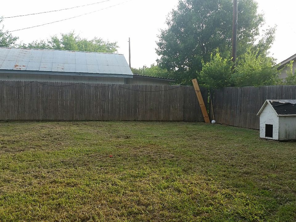 1st image of 1411 Carson Dr