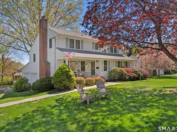 33 Village Drive, New Canaan, CT 06840