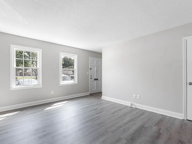 22 Forsyth St — Photo 5
