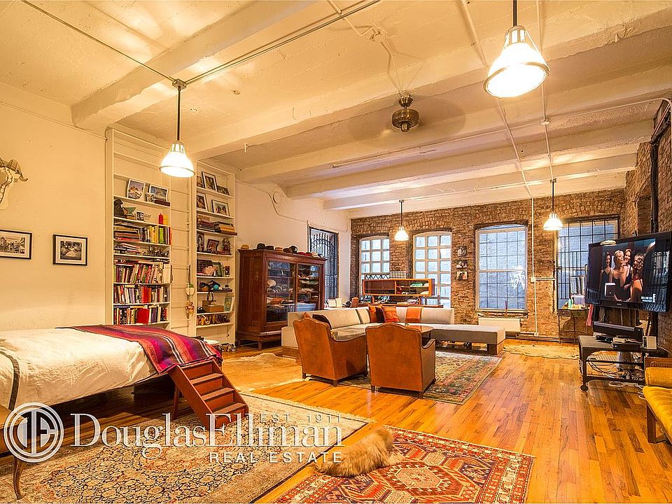 1st image of 118 Forsyth St #1STFLR