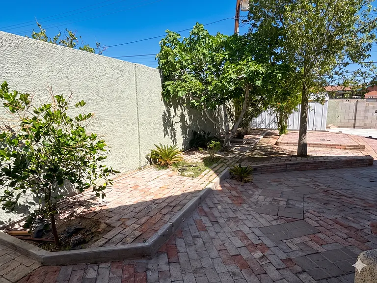 800 Antonio Dr — Photo 28