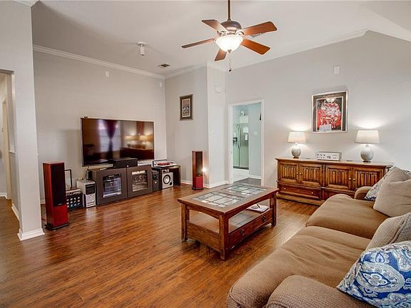 5th image of 3609 Stockton Dr