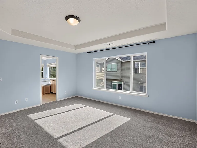 472 NE 60th Ave — Photo 11