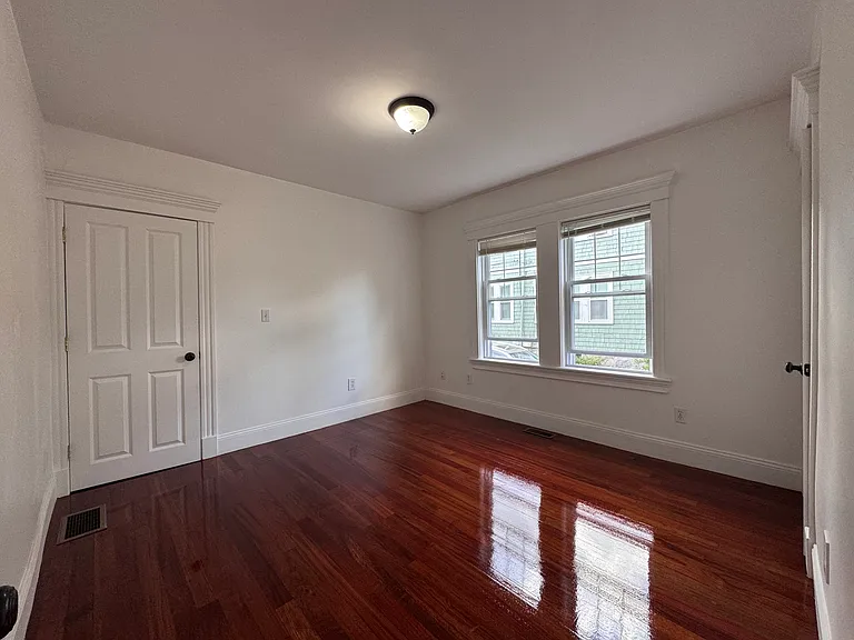 10 Woodfield St — Photo 9