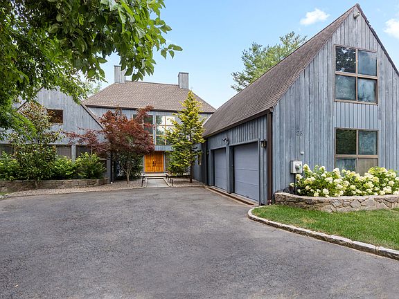 2nd image of 25 Harrows Ln
